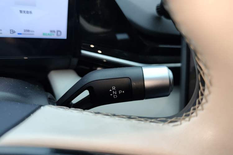 Used Geely Galaxy L6 2023 125km MAX Gear Lever