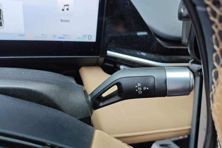 Used Geely Galaxy L6 2023 125km MAX Gear Lever