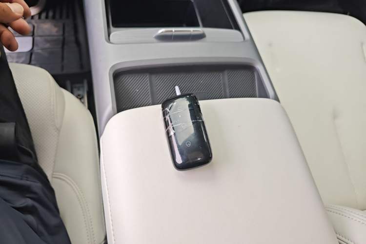 Used Geely Galaxy L6 2023 125km Starship Interior 1