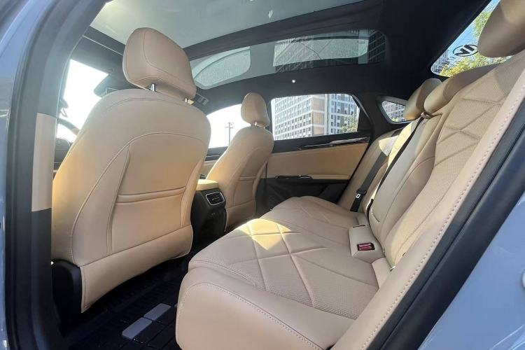 Used Geely Galaxy L6 2023 125km MAX Interior 3