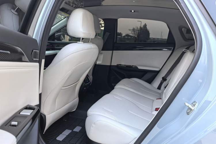Used Geely Galaxy L6 2023 125km Starship Interior 3