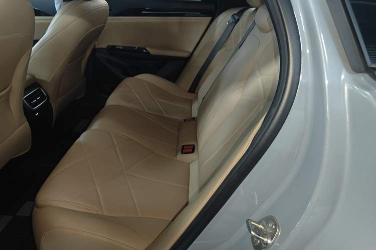 Used Geely Galaxy L6 2023 60km PLUS Interior 4