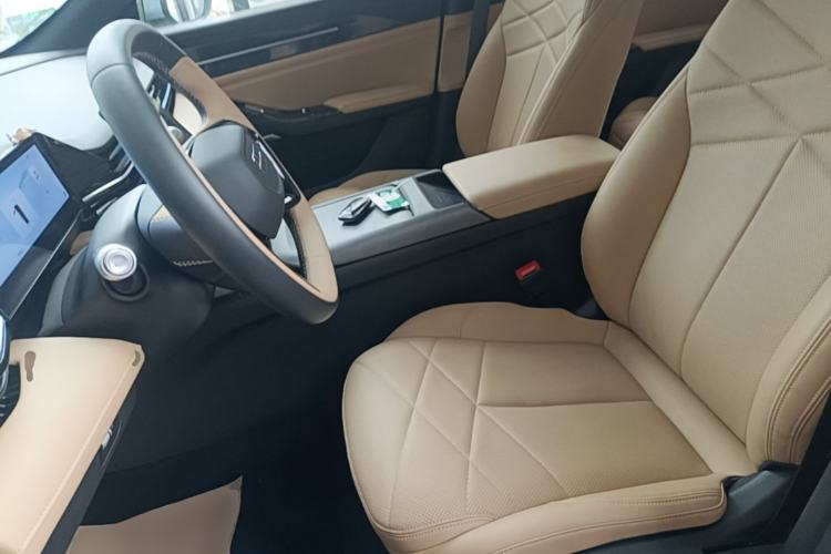 Used Geely Galaxy L6 2023 125km MAX Left Front Seat