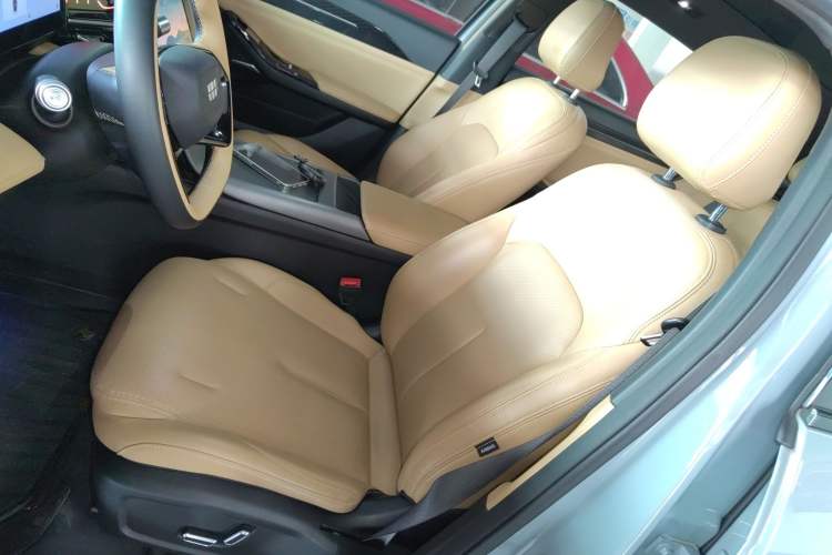 Used Geely Galaxy L6 2023 125km Starship Left Front Seat
