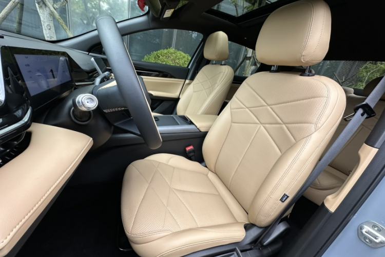 Used Geely Galaxy L6 2023 60km PLUS Left Front Seat