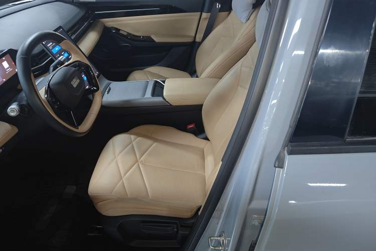Used Geely Galaxy L6 2023 60km PLUS Left Front Seat