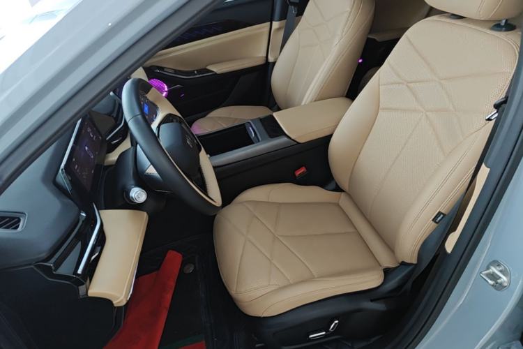 Used Geely Galaxy L6 2023 125km MAX Left Front Seat