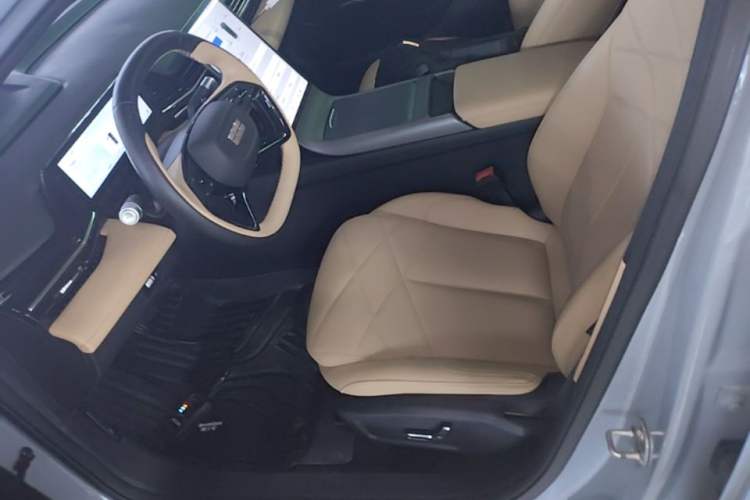 Used Geely Galaxy L6 2023 125km PLUS Left Front Seat