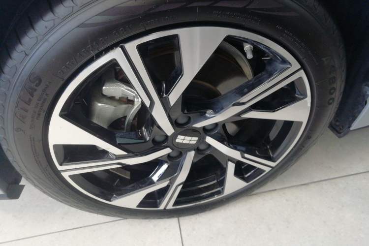 Used Geely Galaxy L6 2023 125km Starship Left Front Wheel Hub