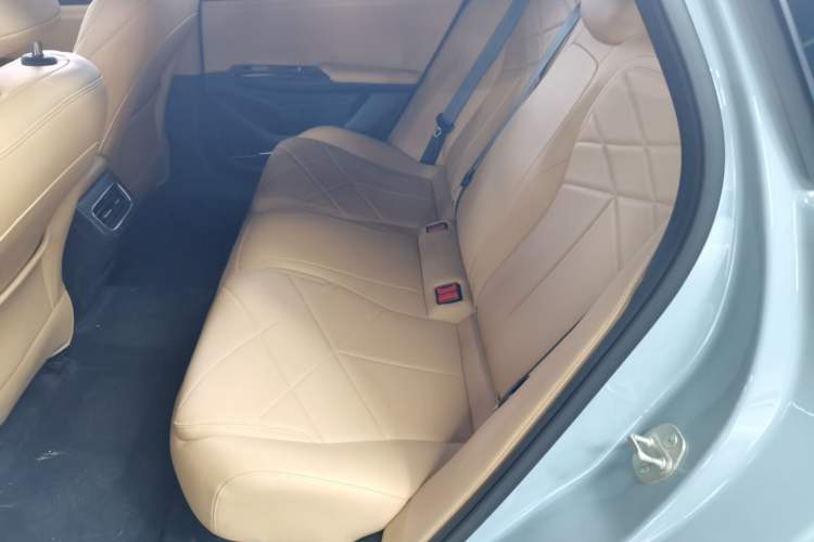 Used Geely Galaxy L6 2023 125km PLUS Left Rear Seat