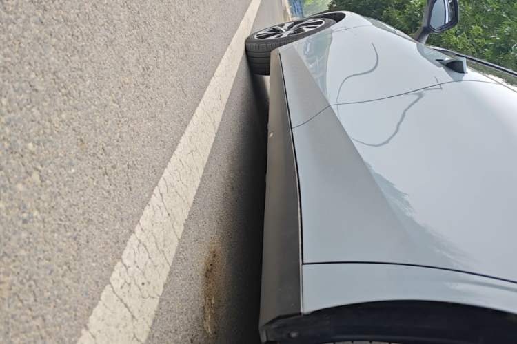 Used Geely Galaxy L6 2023 125km Starship Left Side Sill