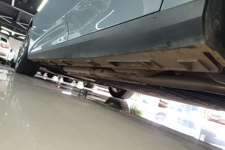 Used Geely Galaxy L6 2023 125km PLUS Left Side Sill