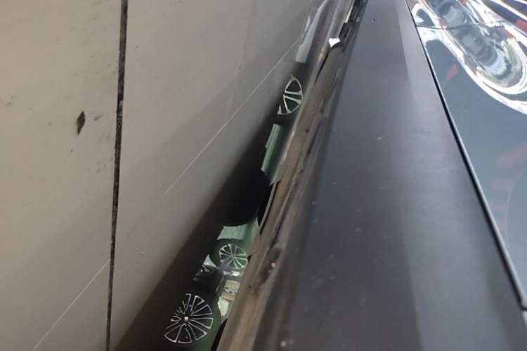 Used Geely Galaxy L6 2023 125km PLUS Left Side Sill