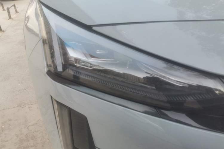 Used Geely Galaxy L6 2023 125km MAX Right Front Headlight