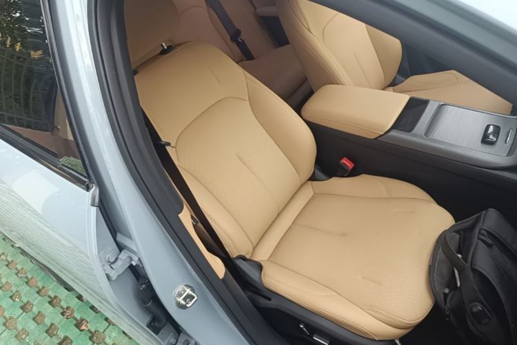 Used Geely Galaxy L6 2023 125km Starship Right Front Seat