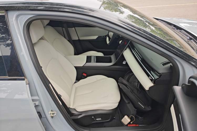 Used Geely Galaxy L6 2023 125km Starship Right Front Seat