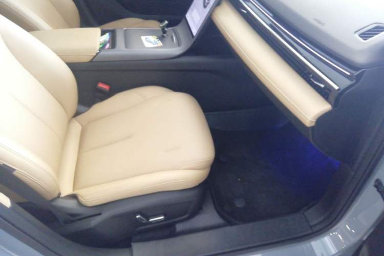 Used Geely Galaxy L6 2023 125km Starship Right Front Seat
