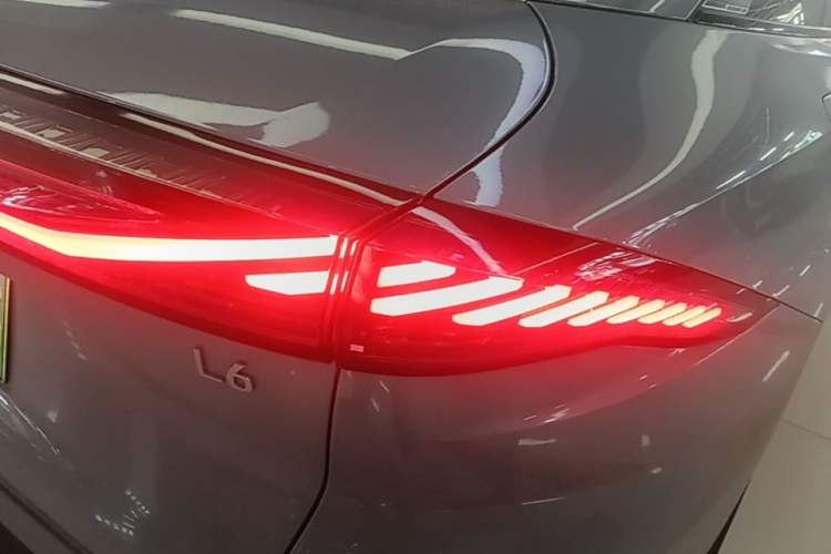 Used Geely Galaxy L6 2023 125km Starship Right Rear Taillight