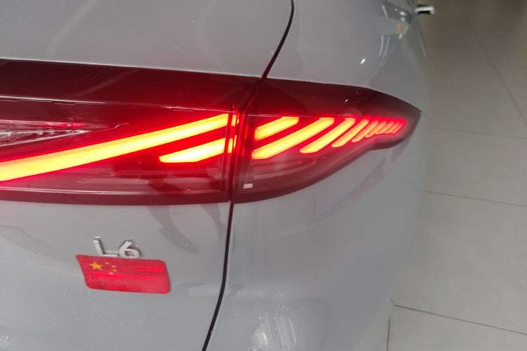Used Geely Galaxy L6 2023 125km Starship Right Rear Taillight