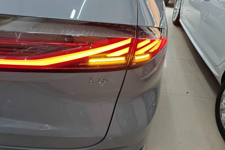 Used Geely Galaxy L6 2023 125km MAX Right Rear Taillight