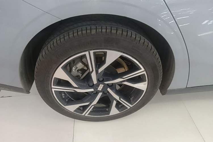 Used Geely Galaxy L6 2023 125km Starship Right Rear Wheel Hub