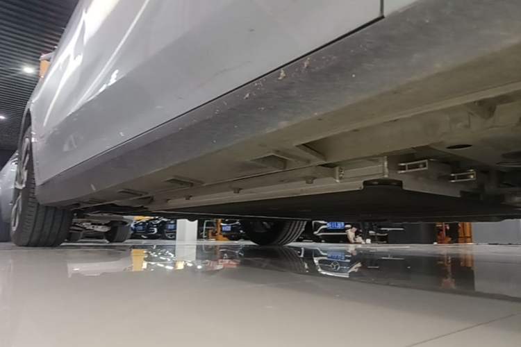 Used Geely Galaxy L6 2023 125km Starship Right Side Sill