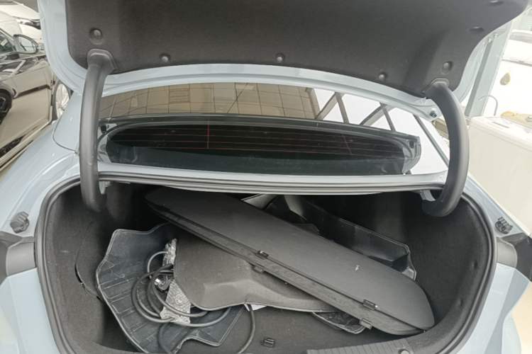 Used Geely Galaxy L6 2023 125km MAX Trunk