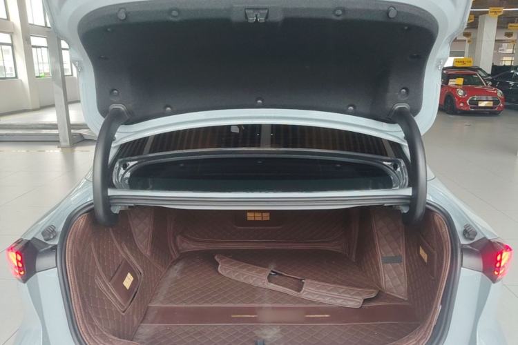 Used Geely Galaxy L6 2023 125km Starship Trunk