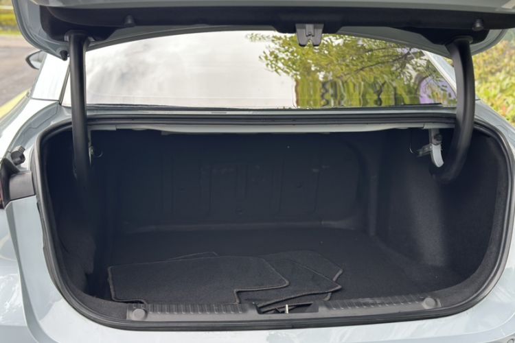 Used Geely Galaxy L6 2023 60km PLUS Trunk