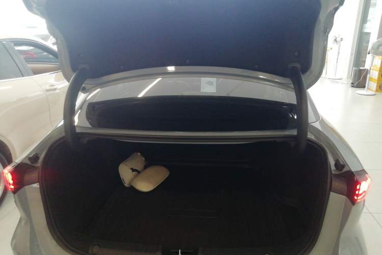 Used Geely Galaxy L6 2023 125km Starship Trunk