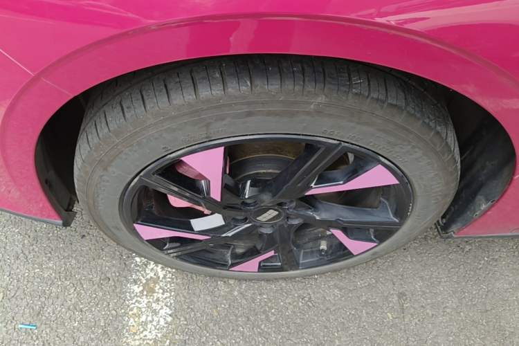 Used Geely Galaxy L6 2023 125km Starship Left Front Wheel Hub