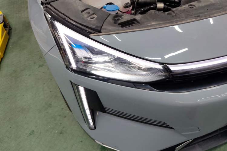 Used Geely Galaxy L6 2023 125km Starship Right Front Headlight