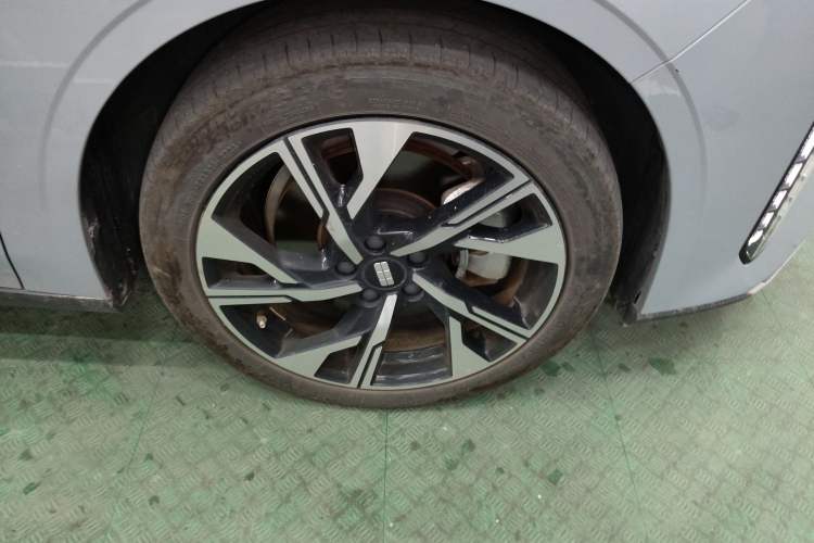 Used Geely Galaxy L6 2023 125km Starship Right Front Wheel Hub