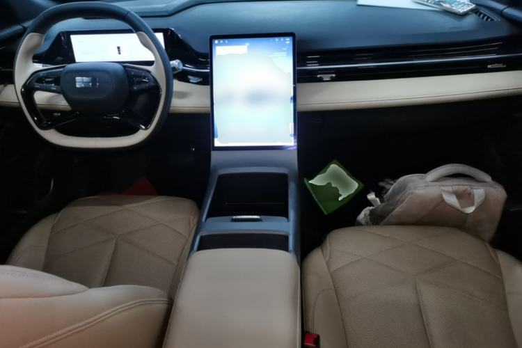 Used Geely Galaxy L6 2023 125km MAX Center Console