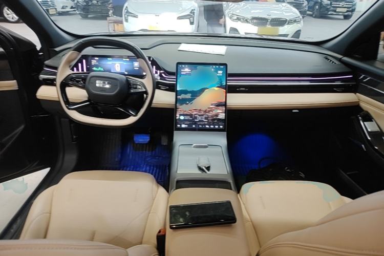 Used Geely Galaxy L6 2023 125km Starship Center Console