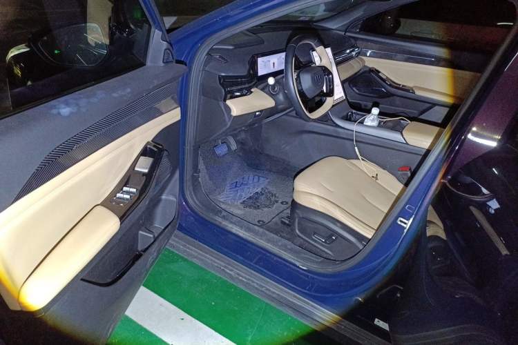 Used Geely Galaxy L6 2023 125km Starship Driver Seat