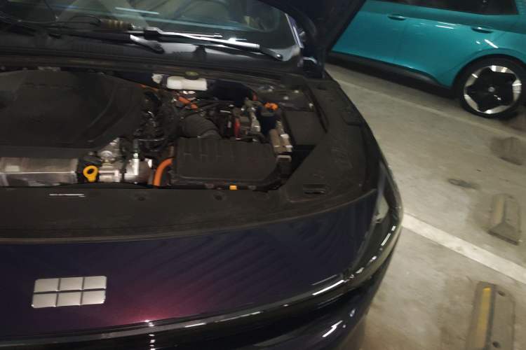 Used Geely Galaxy L6 2023 125km Starship Engine Bay Left