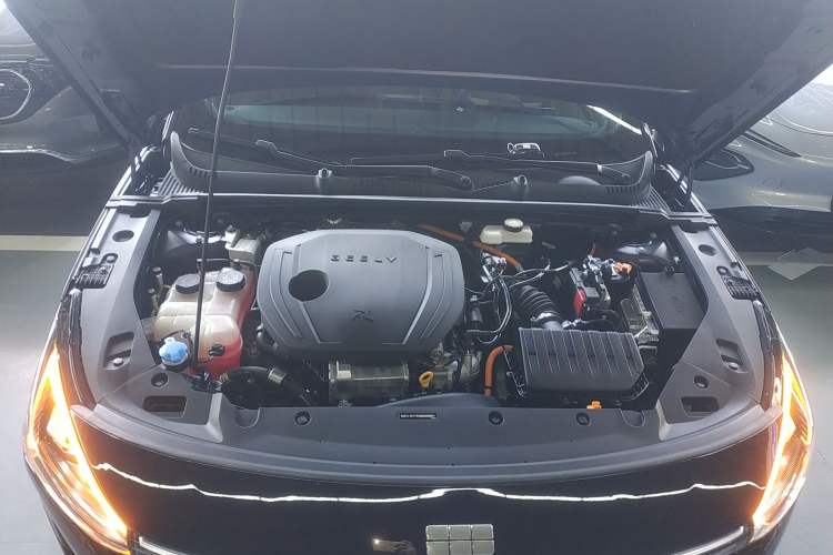 Used Geely Galaxy L6 2023 125km Starship Engine Bay