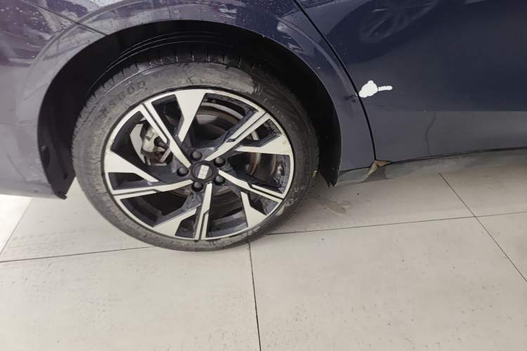 Used Geely Galaxy L6 2023 125km Starship Exterior 4
