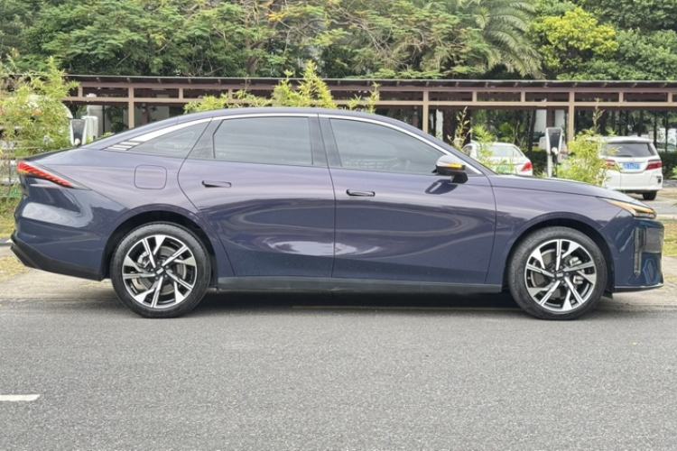 Used Geely Galaxy L6 2023 125km Starship Exterior 6