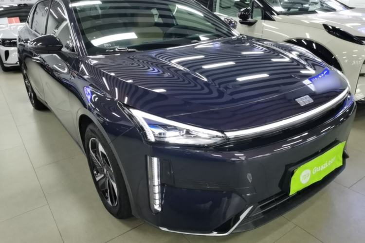 Used Geely Galaxy L6 2023 125km MAX Front Right 45 Deg