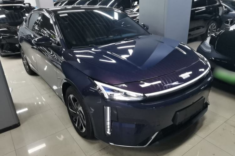 Used Geely Galaxy L6 2023 125km MAX Front Right 45 Deg
