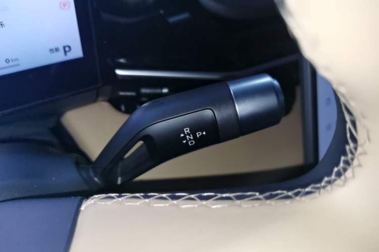 Used Geely Galaxy L6 2023 125km MAX Gear Lever