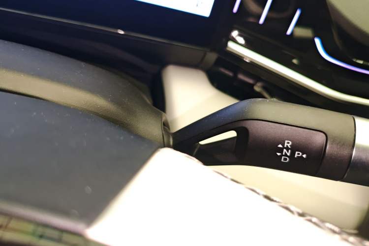 Used Geely Galaxy L6 2023 125km Starship Gear Lever