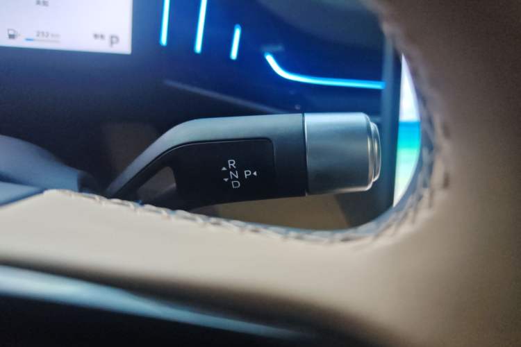 Used Geely Galaxy L6 2023 125km Starship Gear Lever