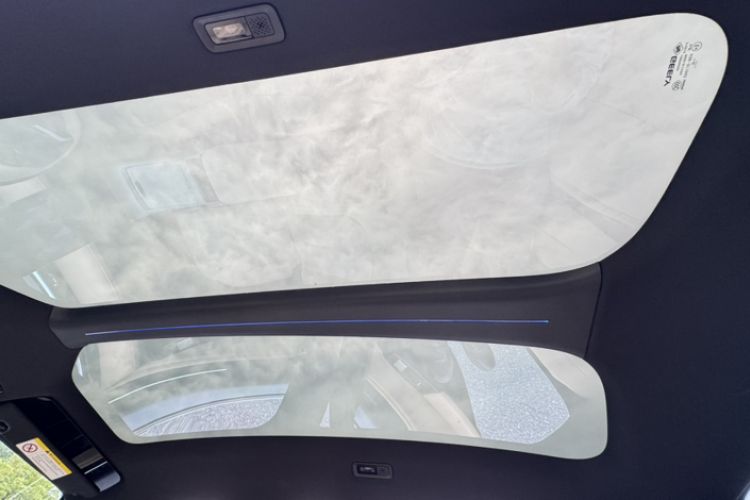Used Geely Galaxy L6 2023 125km Starship Headliner