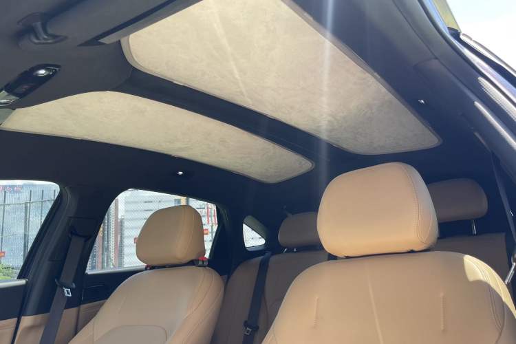Used Geely Galaxy L6 2023 125km Starship Interior 1