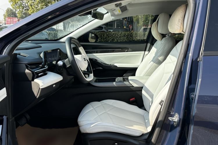 Used Geely Galaxy L6 2023 125km MAX Interior 1