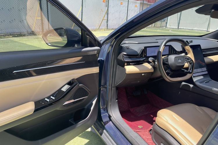 Used Geely Galaxy L6 2023 125km Starship Interior 2