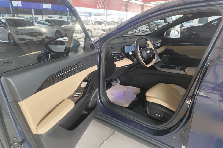 Used Geely Galaxy L6 2023 125km Starship Interior 3